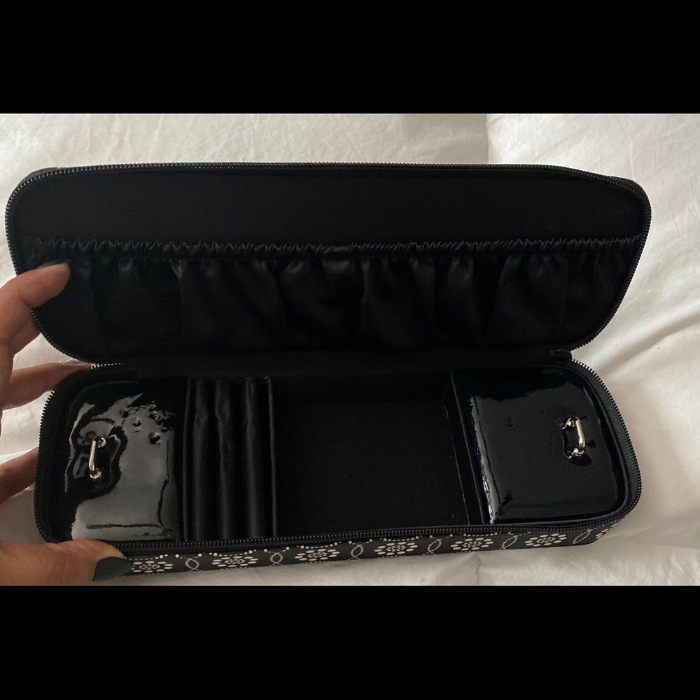Travel jewelry box